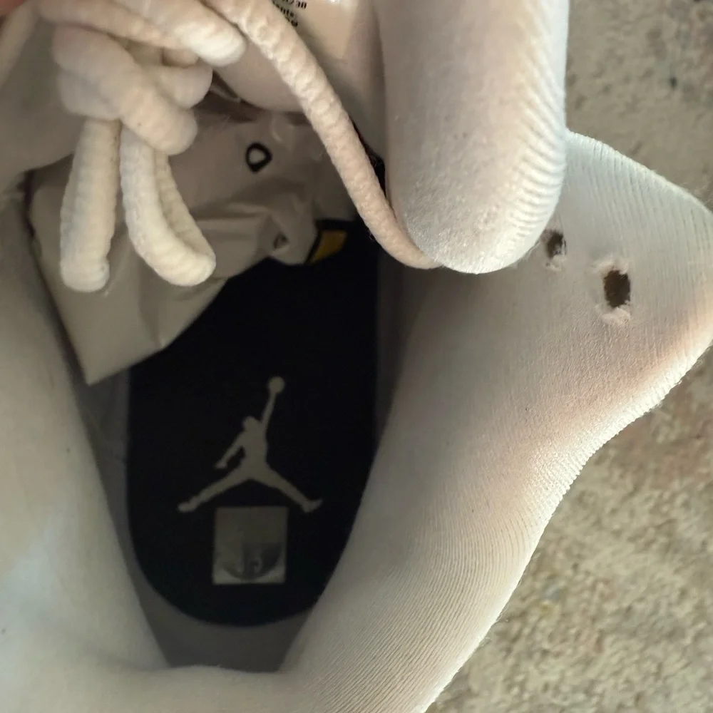 Air Jordan 13 Retro “Court Purple” – Size 8.5 – Excellent Condition – OG Box